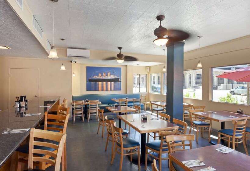 호텔 Travelodge By Wyndham Long Beach Convention Center