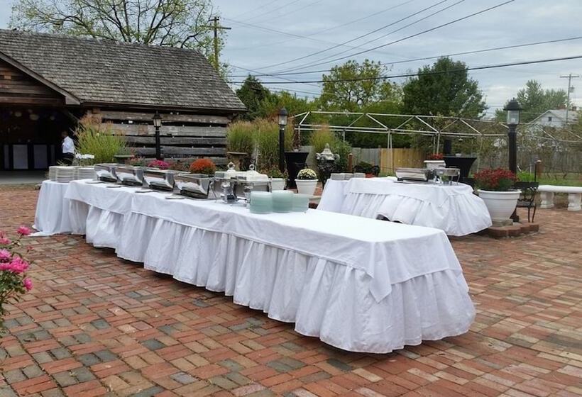 Отель Wayside Inn