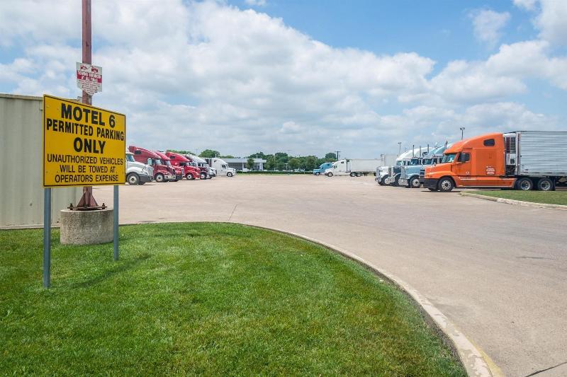 Motel 6mesquite, Tx  Rodeo  Convention Ctr