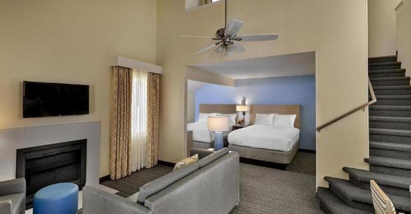 اقامتگاه Sonesta Es Suites Ann Arbor