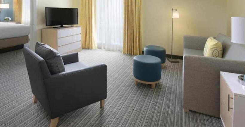 اقامتگاه Sonesta Es Suites Ann Arbor