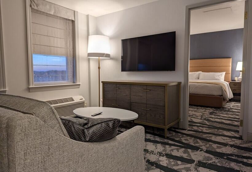 The Yorktowne Hotel, Tapestry Collection By Hilton