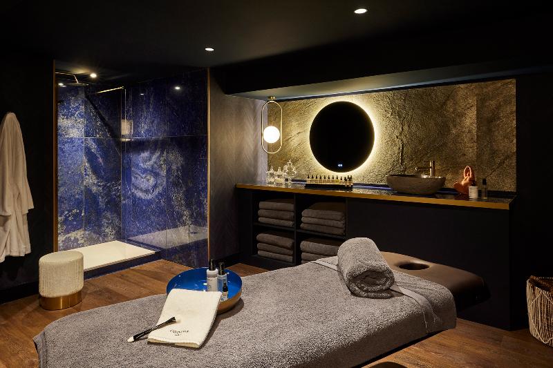 هتل Chateau De Montvillargenne