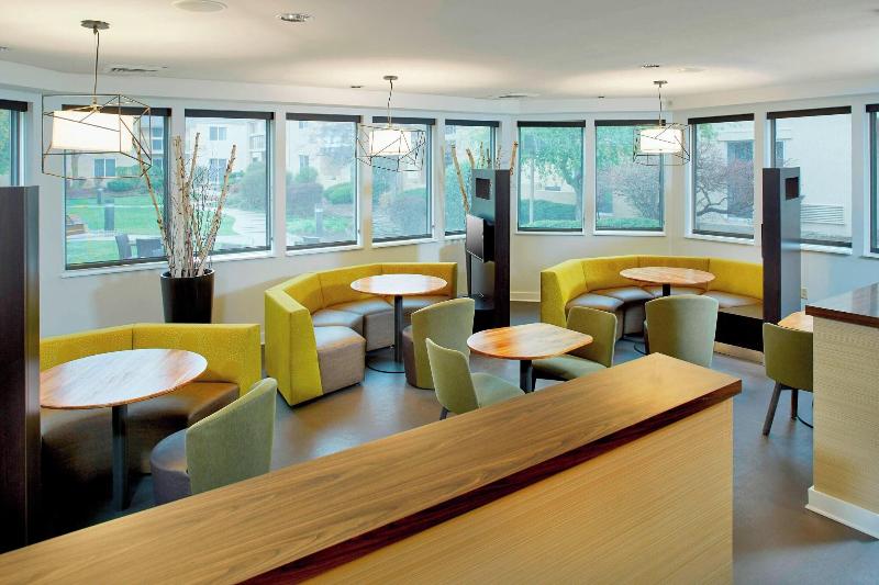 هتل Courtyard By Marriott Lansing