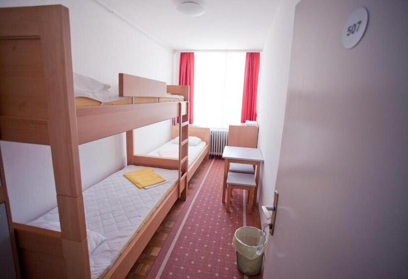 בית מלון כפרי Hi Hostel Zagreb