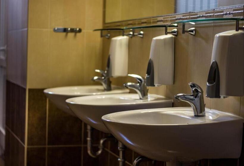 בית מלון כפרי Hi Hostel Zagreb