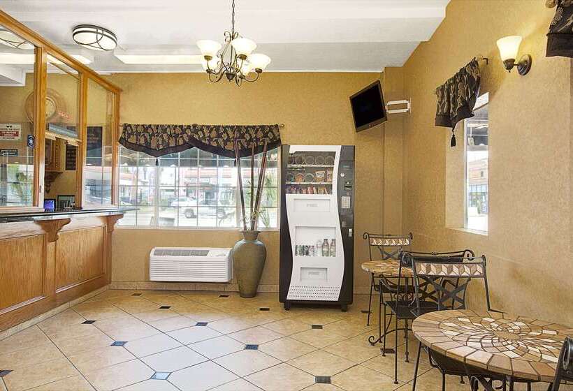 هتل Super 8 By Wyndham Inglewood/lax/la Airport