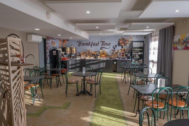 בית מלון כפרי The Originals Access, Bourges Nord Saintdoulchard