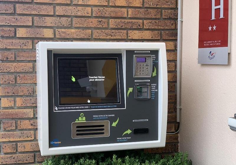 בית מלון כפרי The Originals Access, Bourges Nord Saintdoulchard