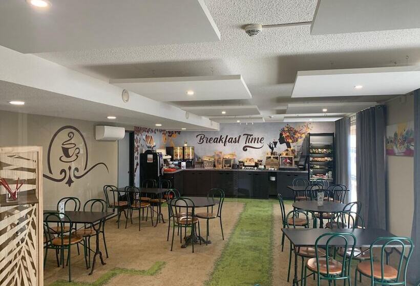 בית מלון כפרי The Originals Access, Bourges Nord Saintdoulchard