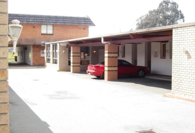فندق Canberra Lyneham Motor Inn
