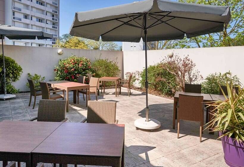 هتل Ibis Cholet