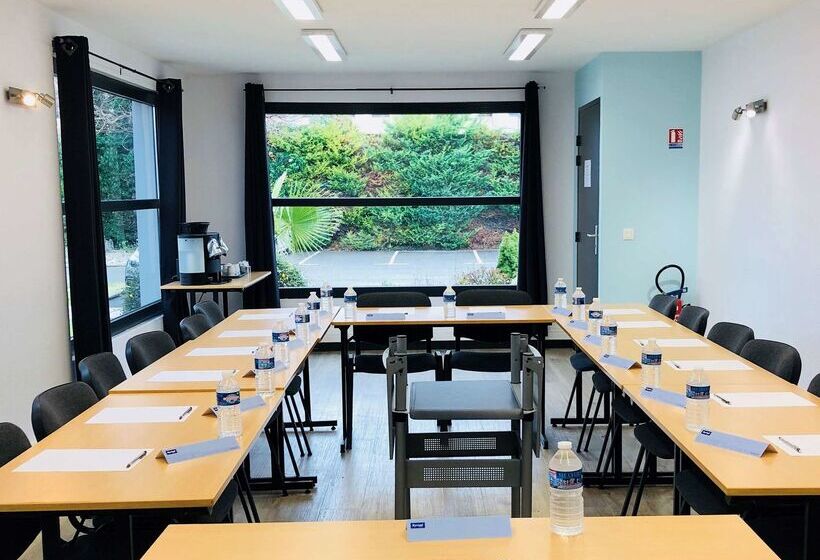 ホテル Hôtel Kyriad Cap Sud