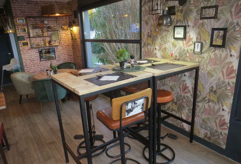 ホテル Hôtel Kyriad Cap Sud