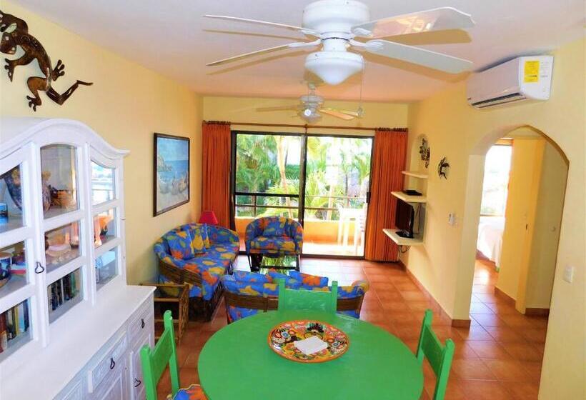 هتل Nautibeach Beach Front Condos In North Beach