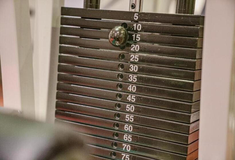 هتل Restaurant Lebzelter