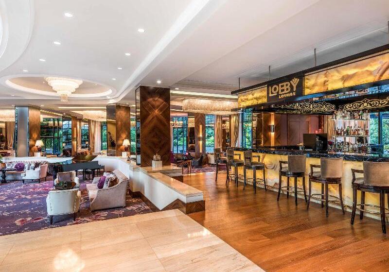 هتل Rixos Downtown Antalya, The Land of Legends Access