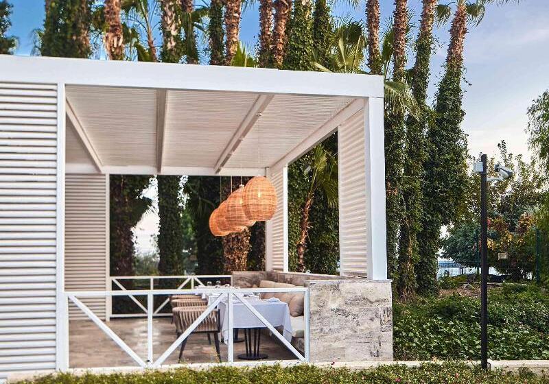 هتل Rixos Downtown Antalya, The Land of Legends Access