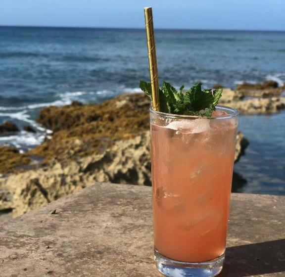 هتل The Waves At Cane Bay