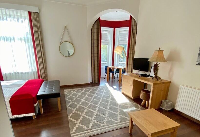 هتل Villa Carlton   Adults Only