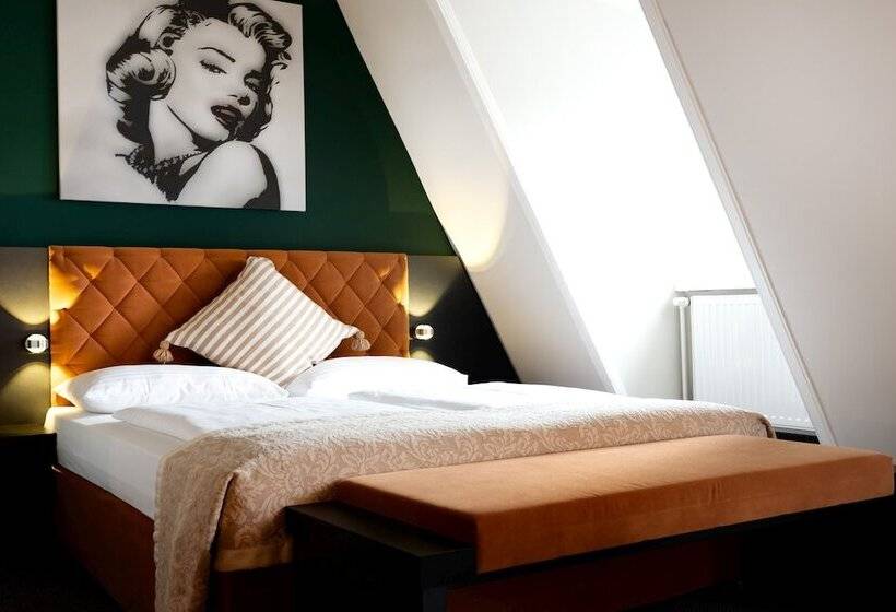 هتل Villa Carlton   Adults Only