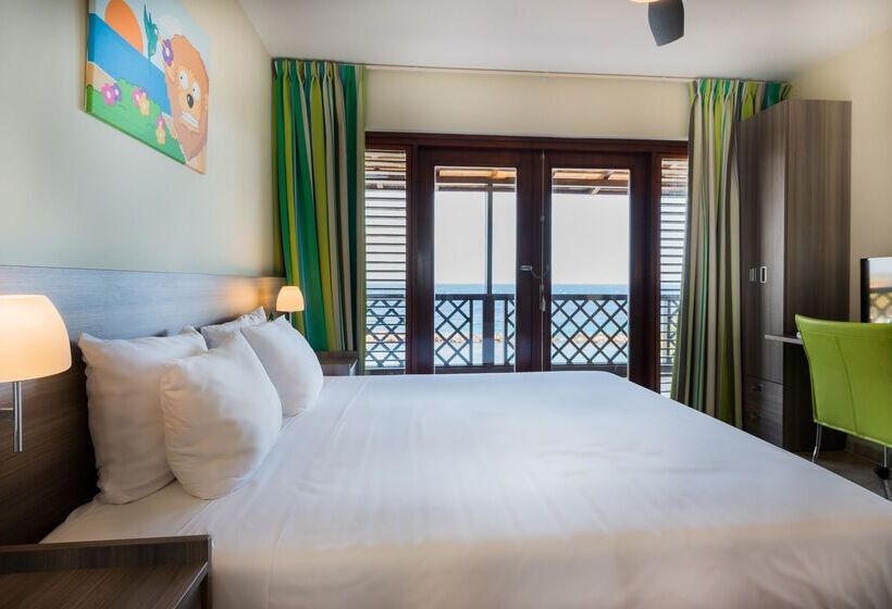 Lionsdive Beach Resort