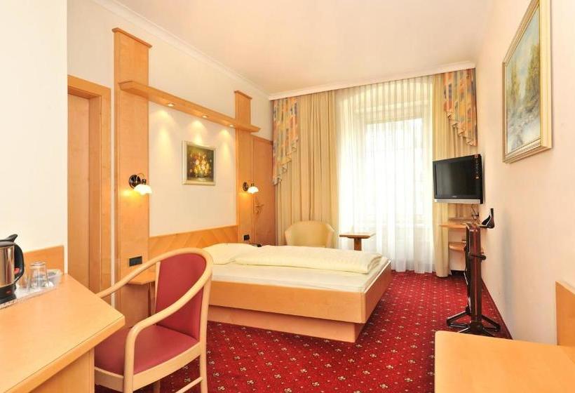 هتل Goldener Brunnen