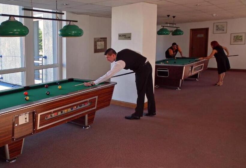 בית מלון כפרי Gromada Arka Lux