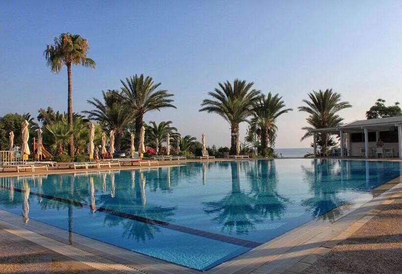 هتل Crystal Springs Beach