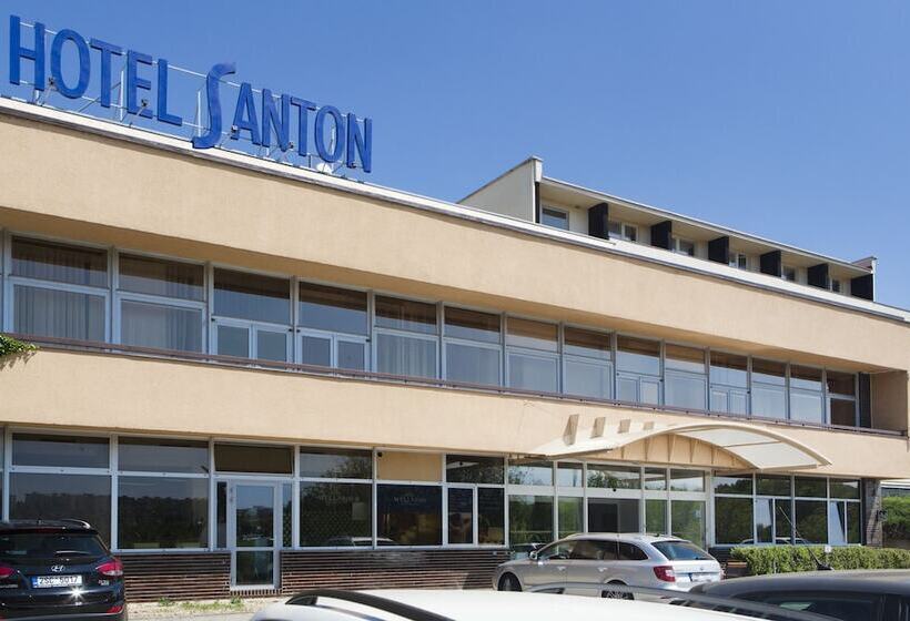 هتل Orea Resort Santon Brno