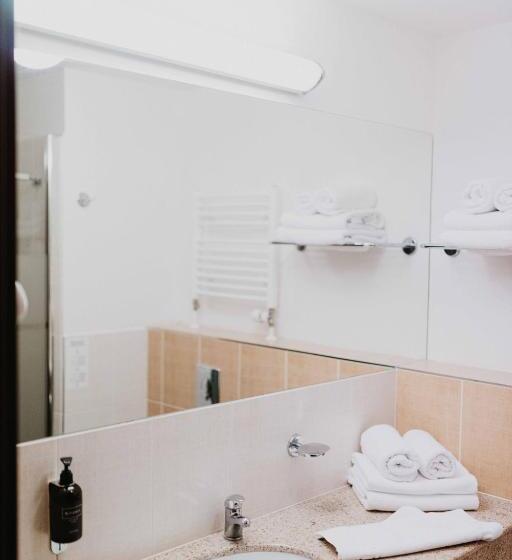 هتل Orea Resort Sklář Harrachov