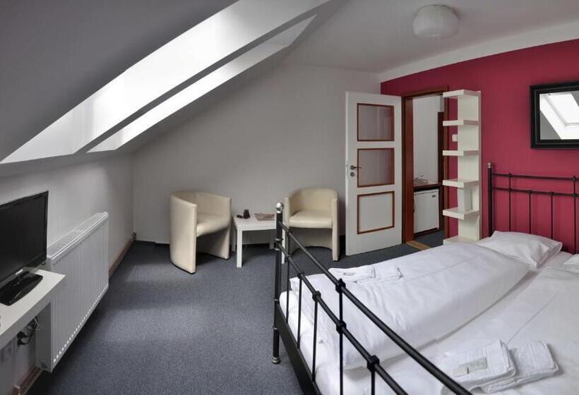 هتل Pension Pod Věží