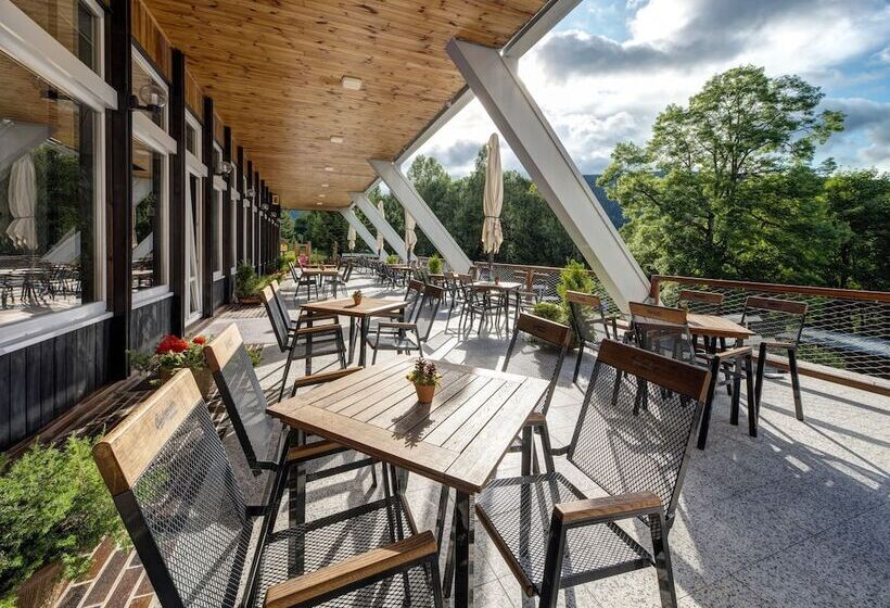 Pinia Hotel & Resort