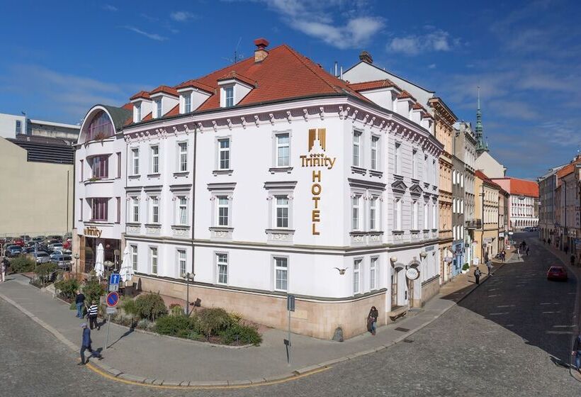 هتل Trinity