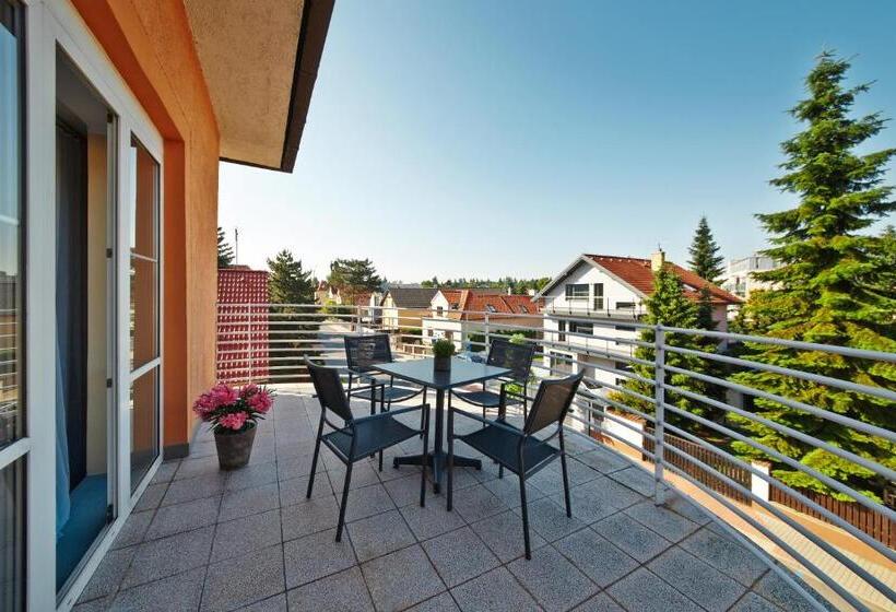 Hotel Tulipan Pruhonice