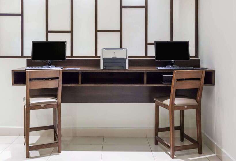 בית מלון כפרי Wyndham Garden Monterrey Norte