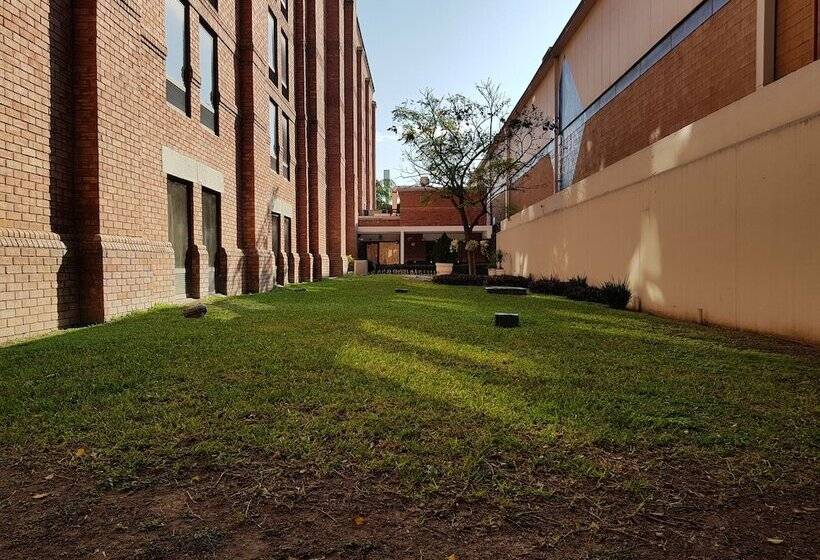 בית מלון כפרי Wyndham Garden Monterrey Norte