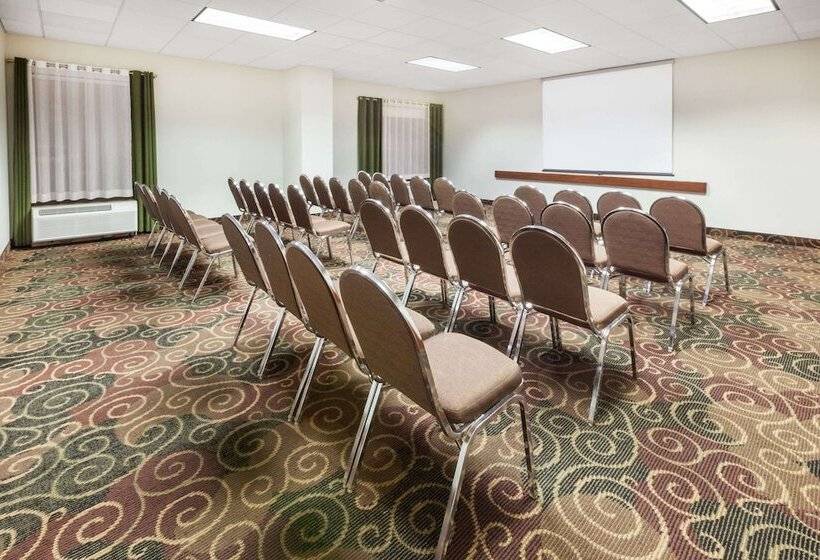 בית מלון כפרי Wyndham Garden Monterrey Norte