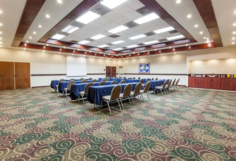 בית מלון כפרי Wyndham Garden Monterrey Norte