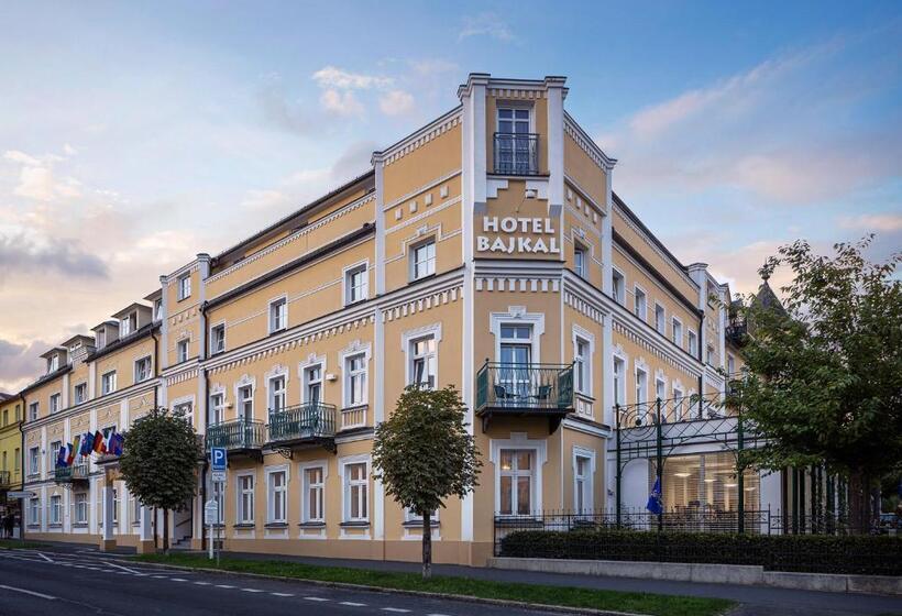 ホテル Bajkal