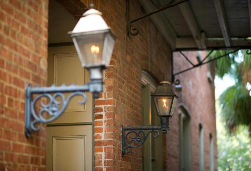 هتل Fulton Lane Inn