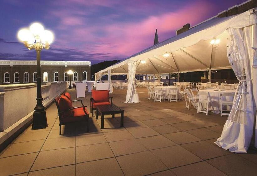 בית מלון כפרי General Morgan Inn