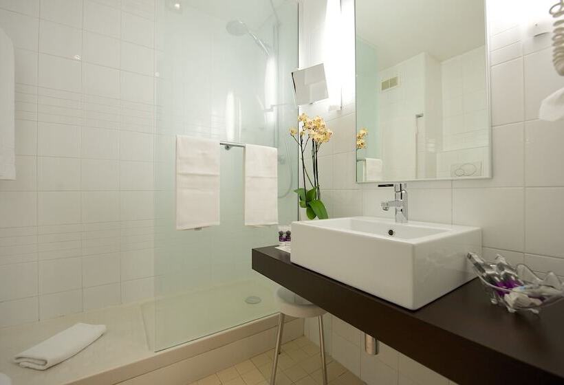 هتل Mercure Napoli Centro Angioino