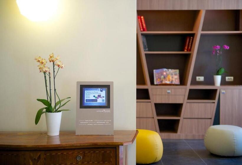 هتل Mercure Napoli Centro Angioino