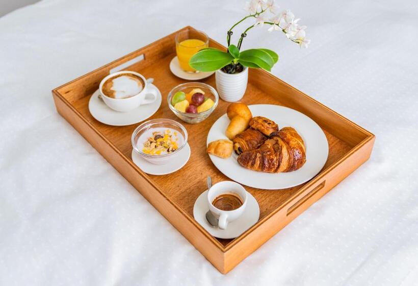 هتل Mercure Napoli Centro Angioino