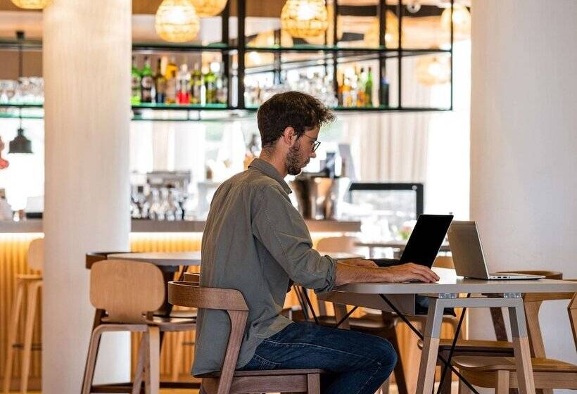 هتل Mercure Compiegne Sud
