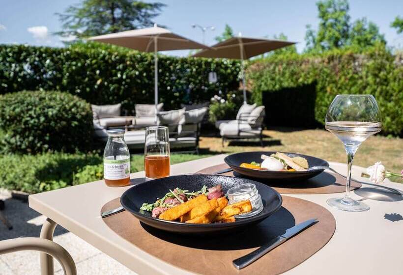 هتل Mercure Compiegne Sud