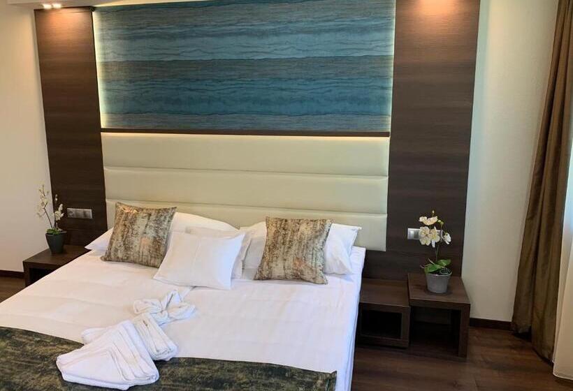 酒店 Villa Völgy Wellness & Konferencia