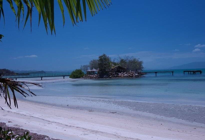 استراحتگاه Malabou Beach