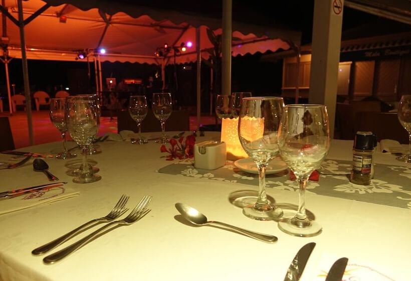 استراحتگاه Malabou Beach